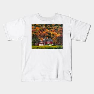 Barn in Autum Kids T-Shirt